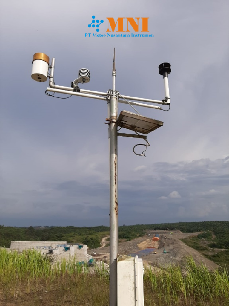 Gambar 1. Automatic Weather Station Campbell